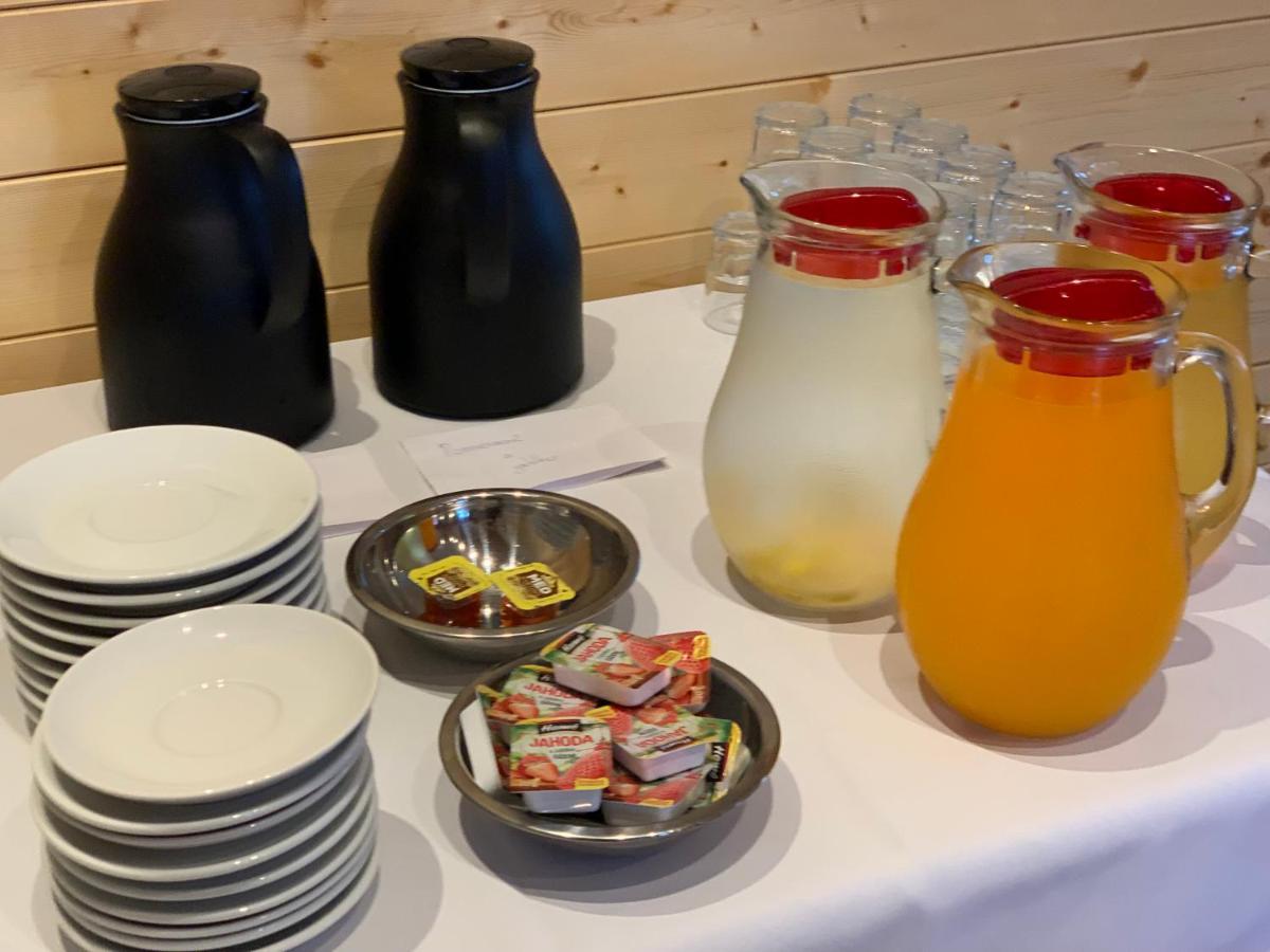 Penzion a Restaurace Vyhlídka Železná Ruda Esterno foto