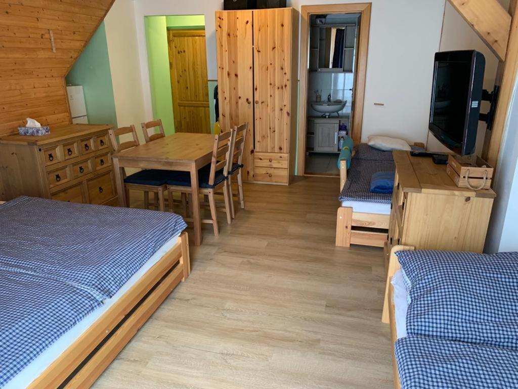 Penzion a Restaurace Vyhlídka Železná Ruda Esterno foto