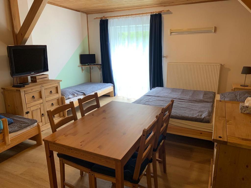 Penzion a Restaurace Vyhlídka Železná Ruda Esterno foto